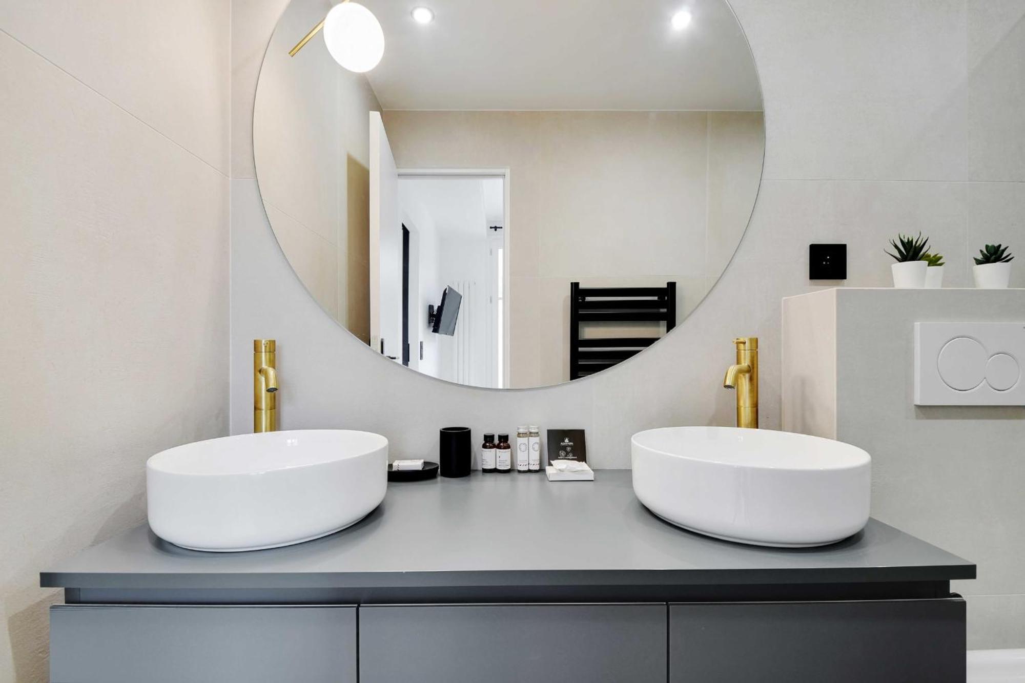 Amazing Apartment 1Br4P Cremieux Gare De Lyon Parijs Buitenkant foto